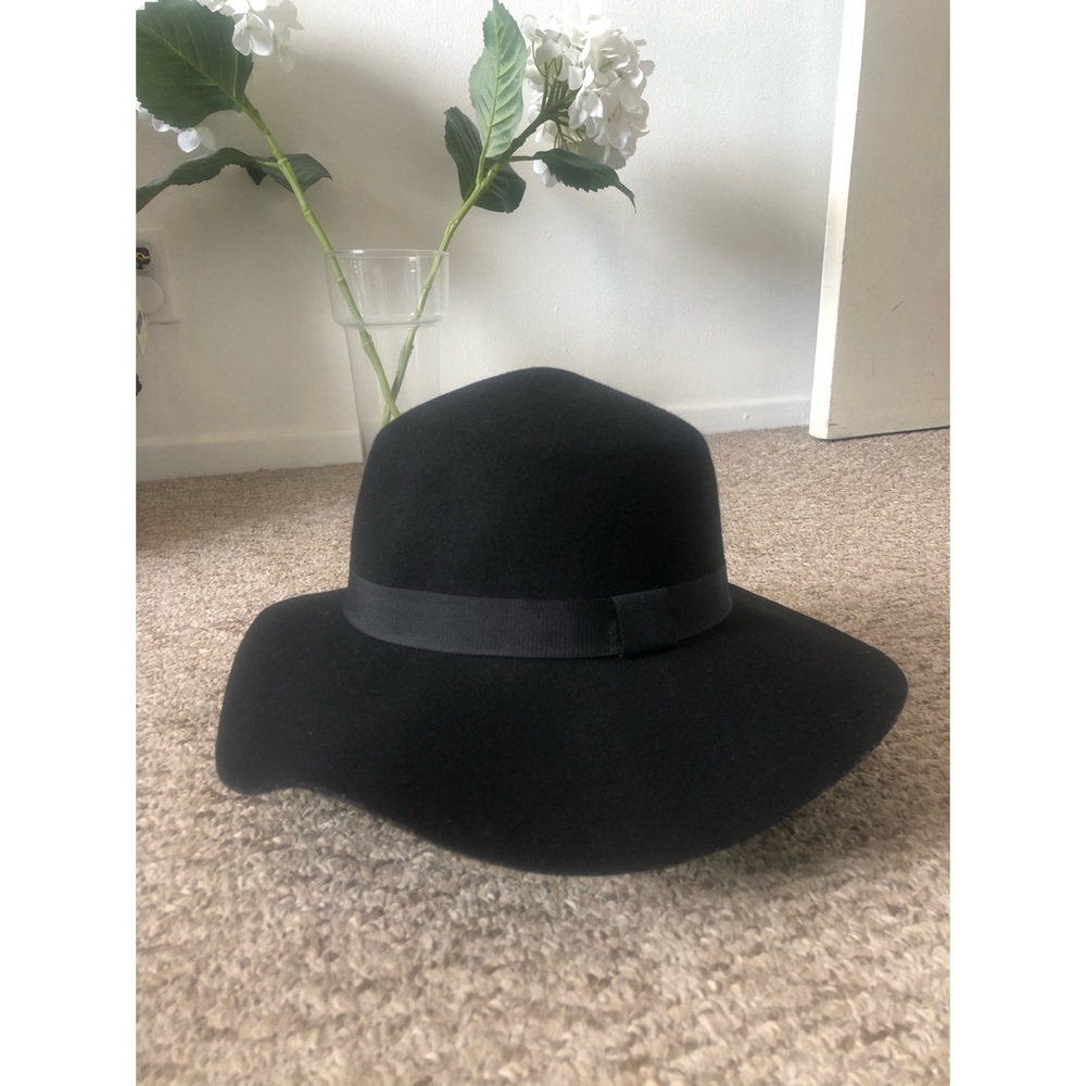 Stylish hat - Picture 3 of 4